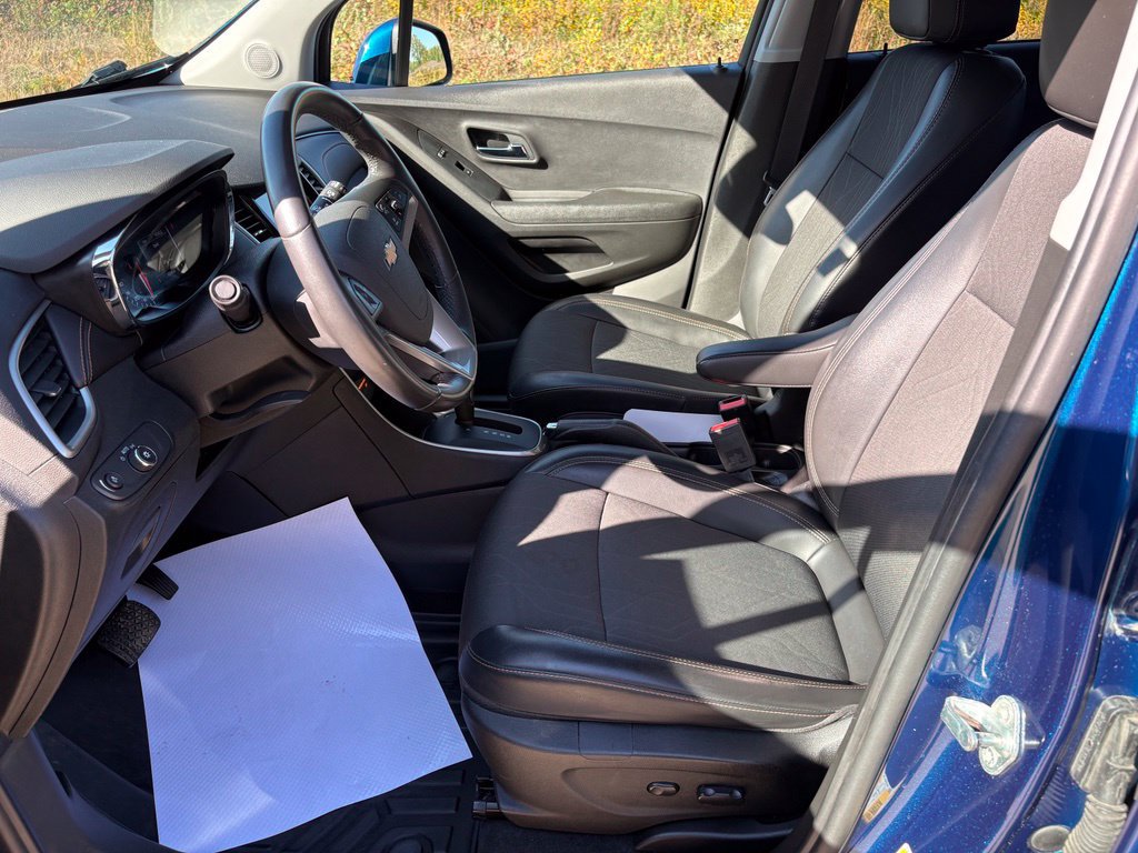 Used 2019 Chevrolet Trax LT w/ LT Convenience Package FWD image 15