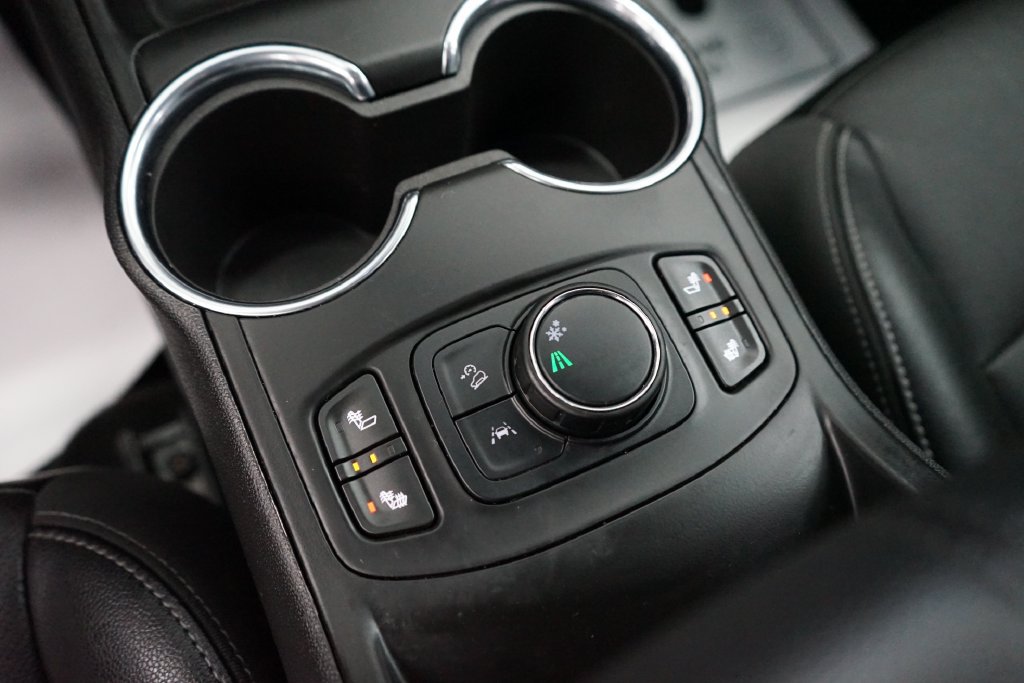 Used 2023 GMC Terrain SLT FWD image 37
