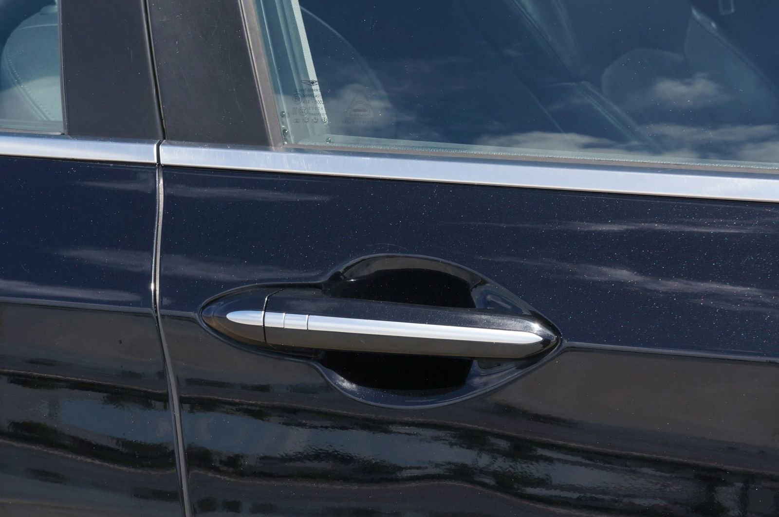 Used 2017 Genesis G80 3.8 w/ Option Group 02 image 16