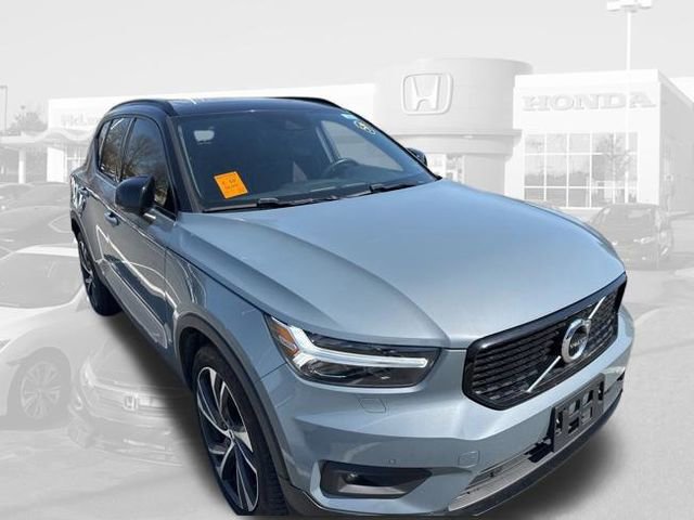 Used 2020 Volvo XC40 T5 R-Design w/ Protection Package image 3