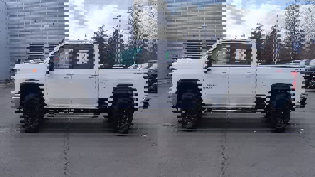 Used 2024 Chevrolet Silverado 2500 LT image 5