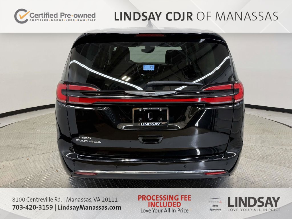 Certified 2024 Chrysler Pacifica Touring-L FWD image 8