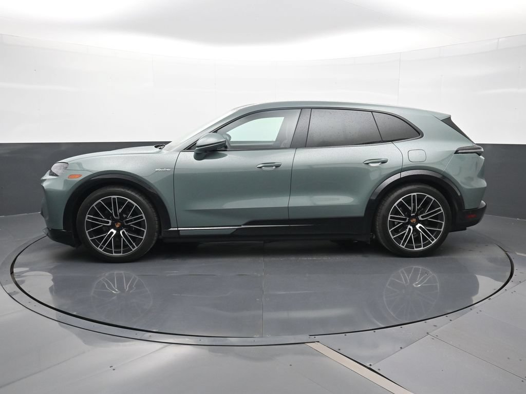 New 2026 Porsche Cayenne Electric AWD/4WD image 2