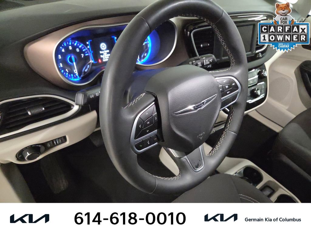 Used 2023 Chrysler Voyager LX image 18