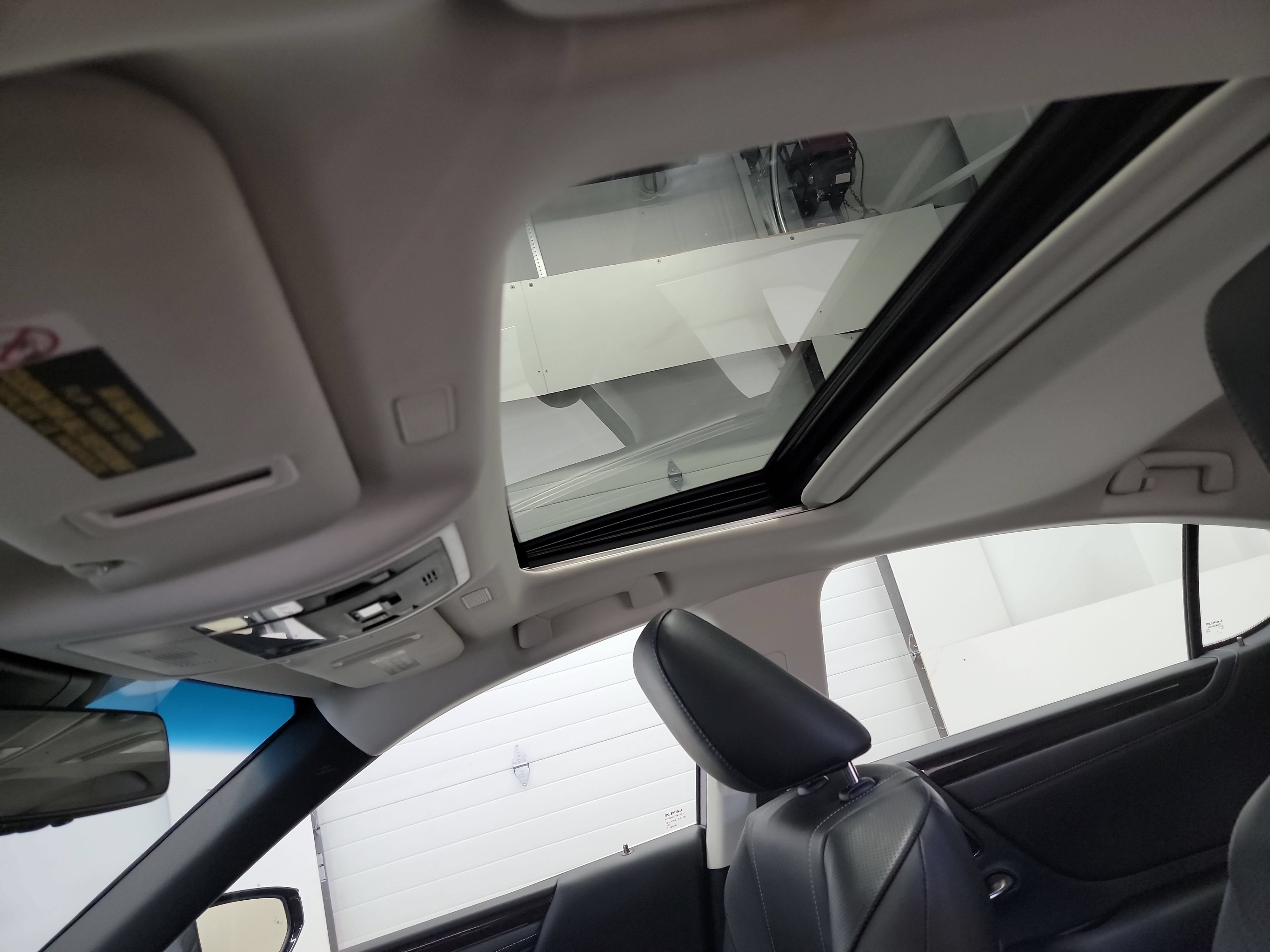 Used 2021 Lexus ES 300h w/ Accessory Package 2 FWD image 24