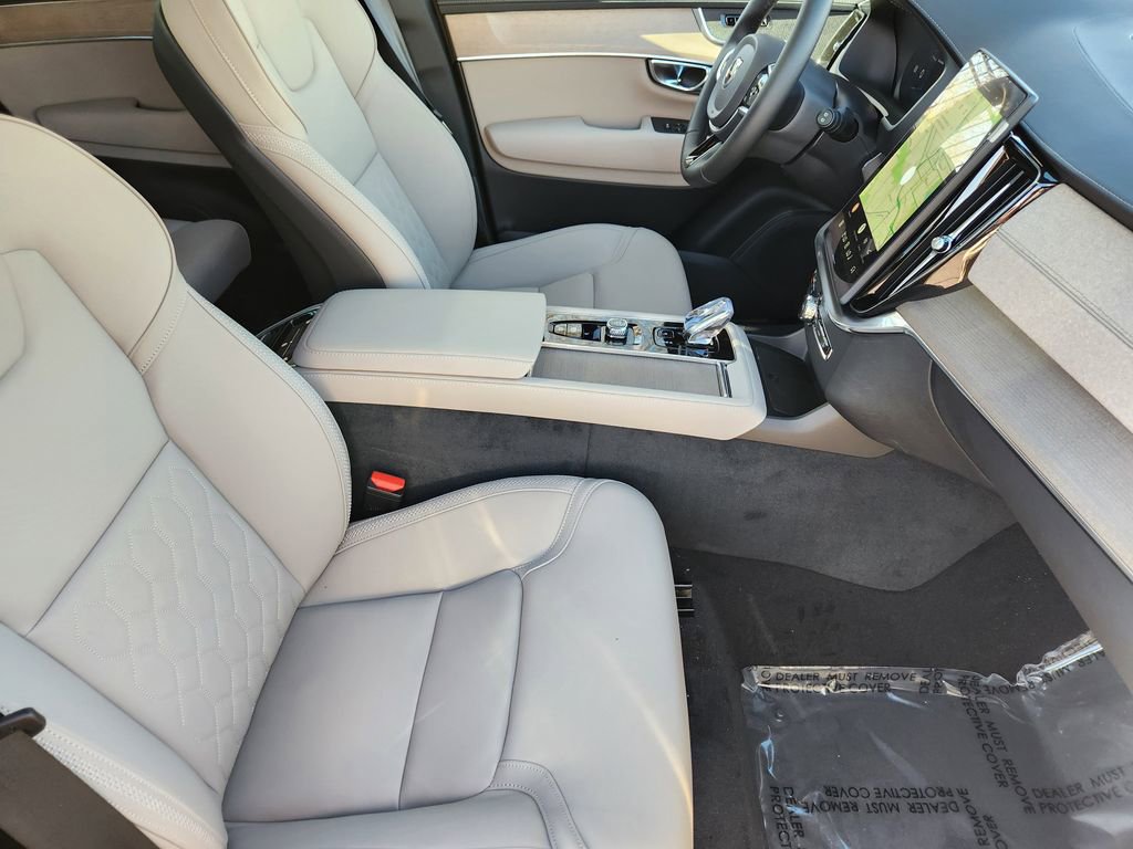 New 2026 Volvo XC90 B5 Plus w/ Protection Package Premier image 5