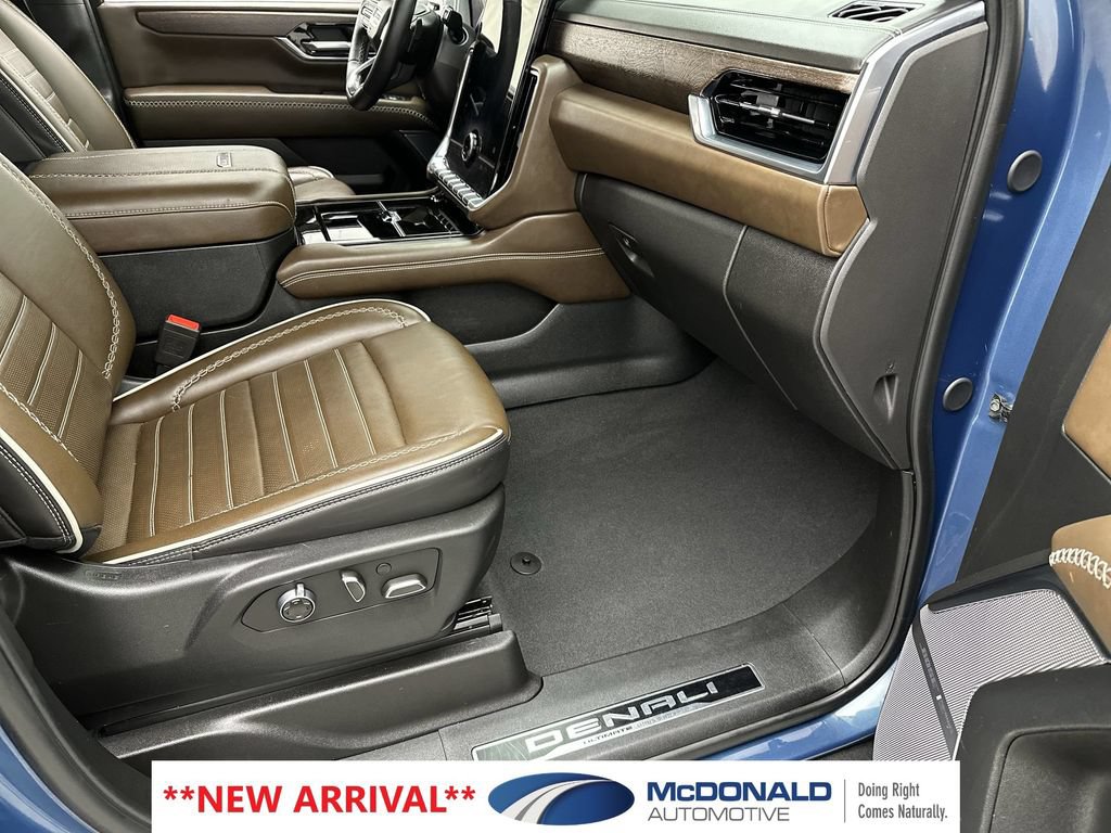 Used 2025 GMC Yukon Denali Ultimate AWD/4WD image 26