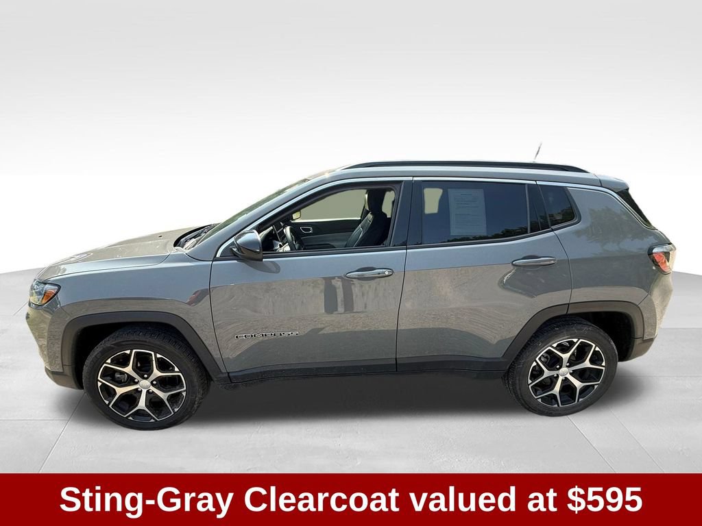 Used 2024 Jeep Compass Latitude AWD/4WD image 3