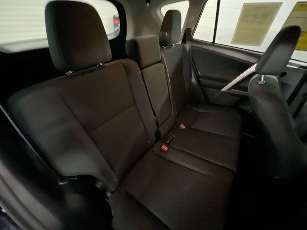 Used 2016 Toyota RAV4 LE image 23