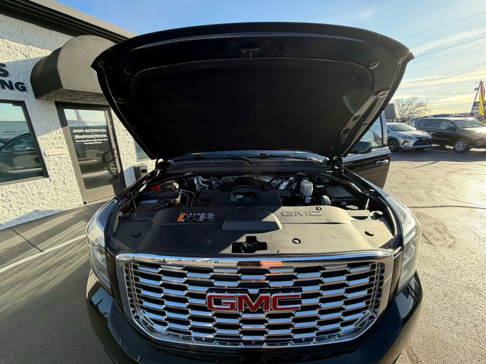 Used 2018 GMC Yukon XL Denali w/ Open Road Package image 27
