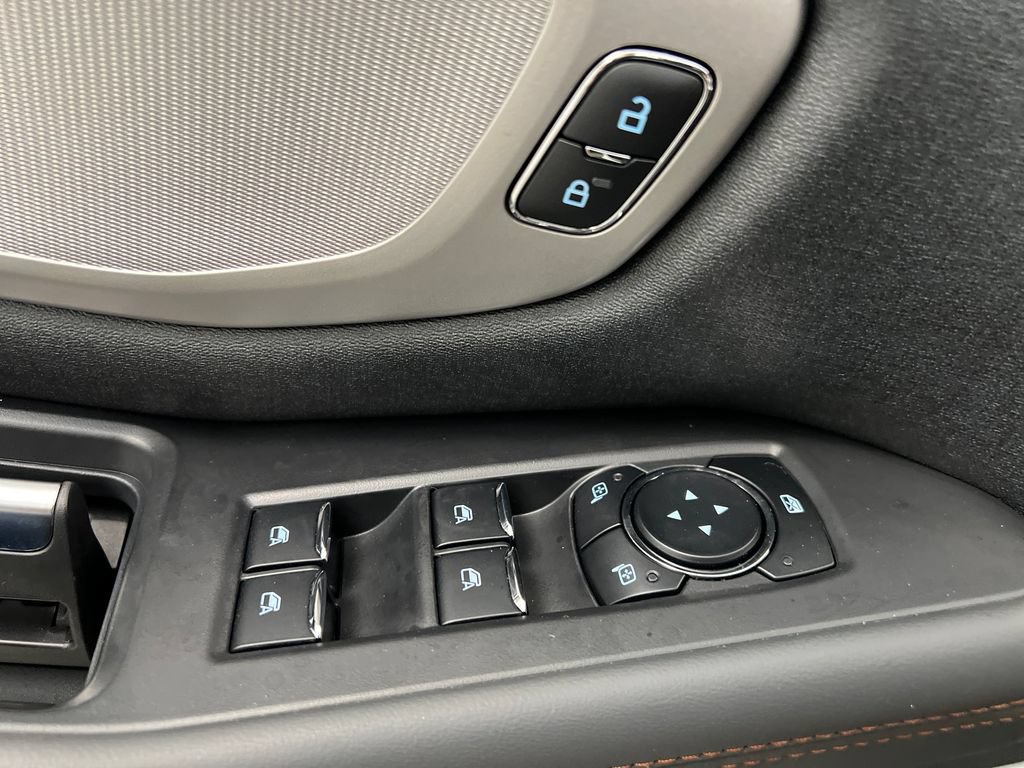 Used 2025 Ford Expedition Active RWD image 15