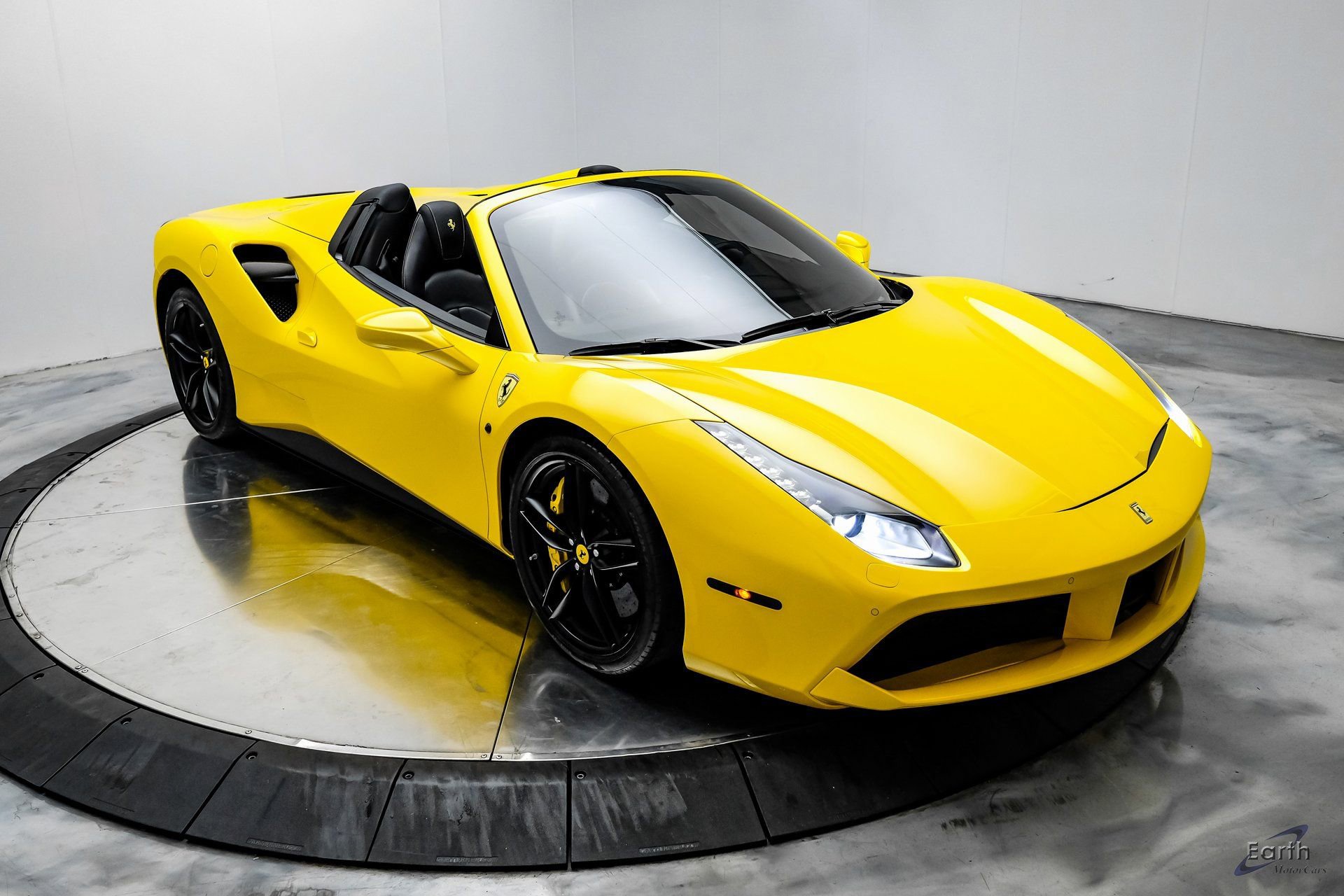 Used 2017 Ferrari 488 Spider image 34