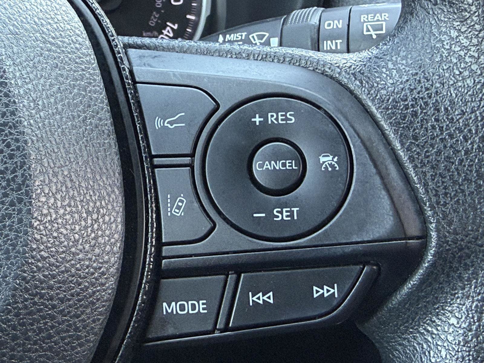 Certified 2021 Toyota RAV4 XLE w/ Carpet Mat Package (TMS) AWD/4WD image 29