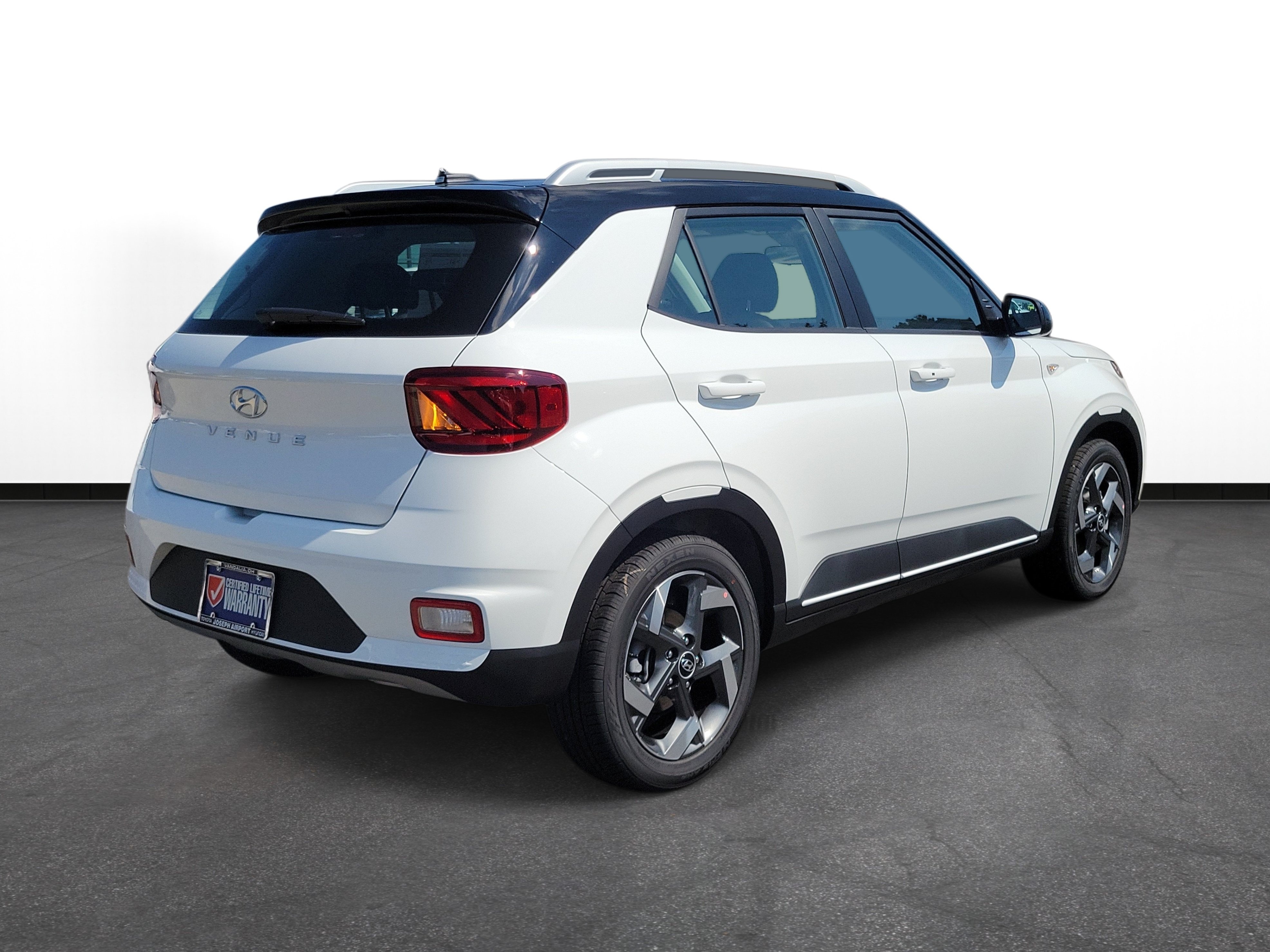 New 2026 Hyundai Venue SEL FWD image 4