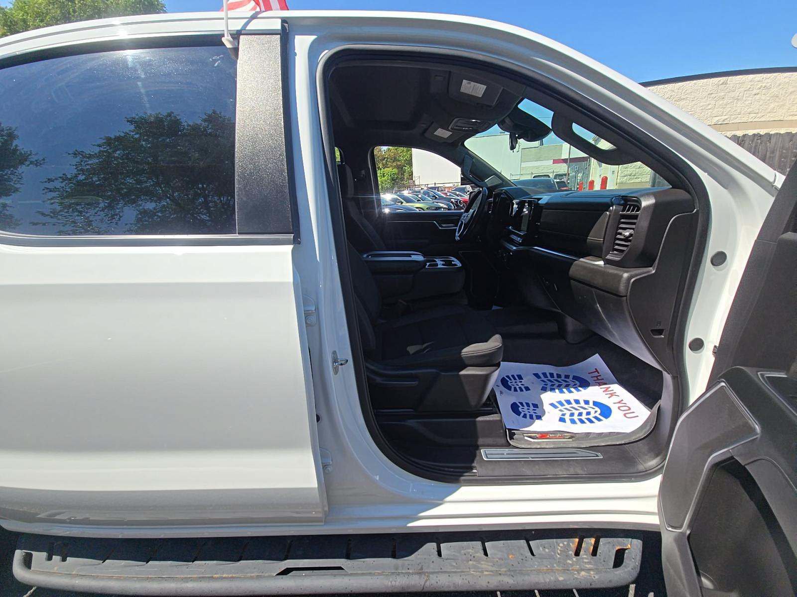Used 2024 Chevrolet Silverado 1500 LT AWD/4WD image 30
