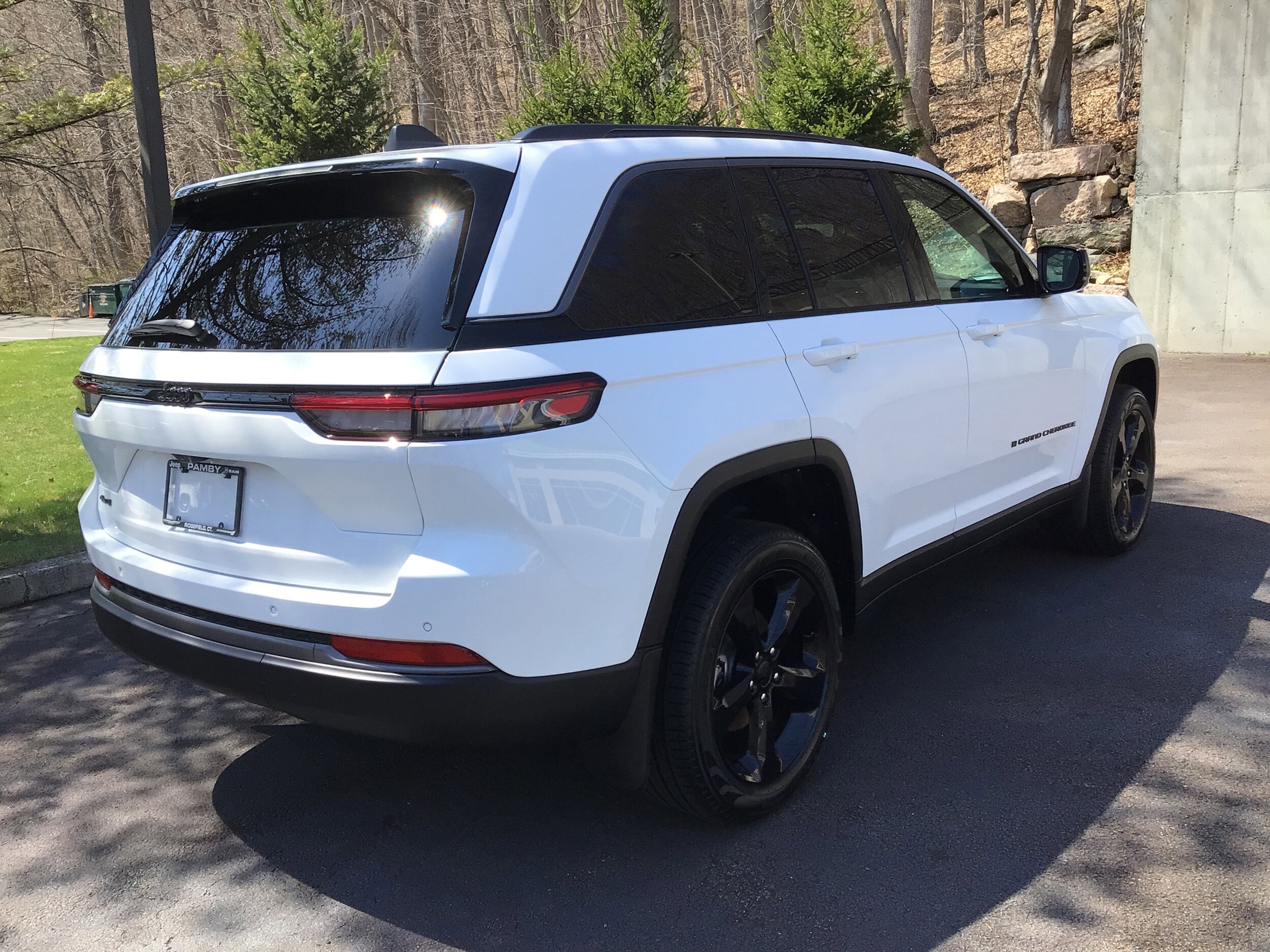 New 2026 Jeep Grand Cherokee Limited w/ Limited Altitude Package AWD/4WD image 7