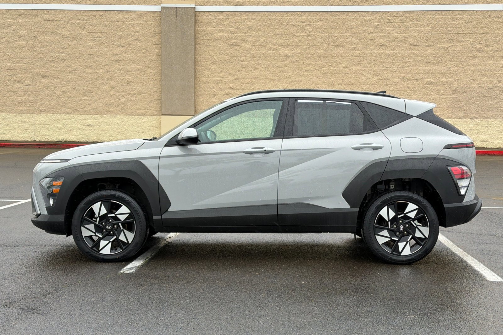 Used 2025 Hyundai Kona SEL AWD/4WD image 7