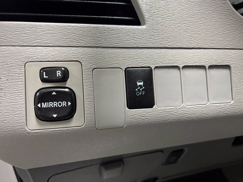Used 2013 Toyota Sienna LE FWD image 35