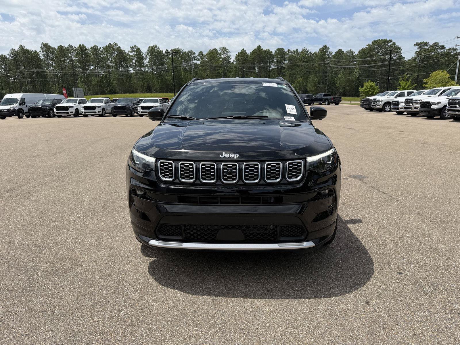 Certified 2025 Jeep Compass Limited w/ Elite Group AWD/4WD image 2