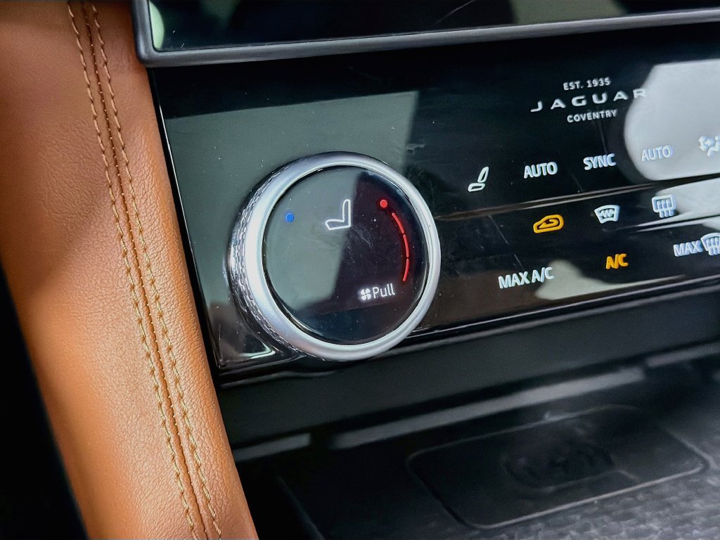 Used 2025 Jaguar F-PACE R-Dynamic S AWD/4WD image 27