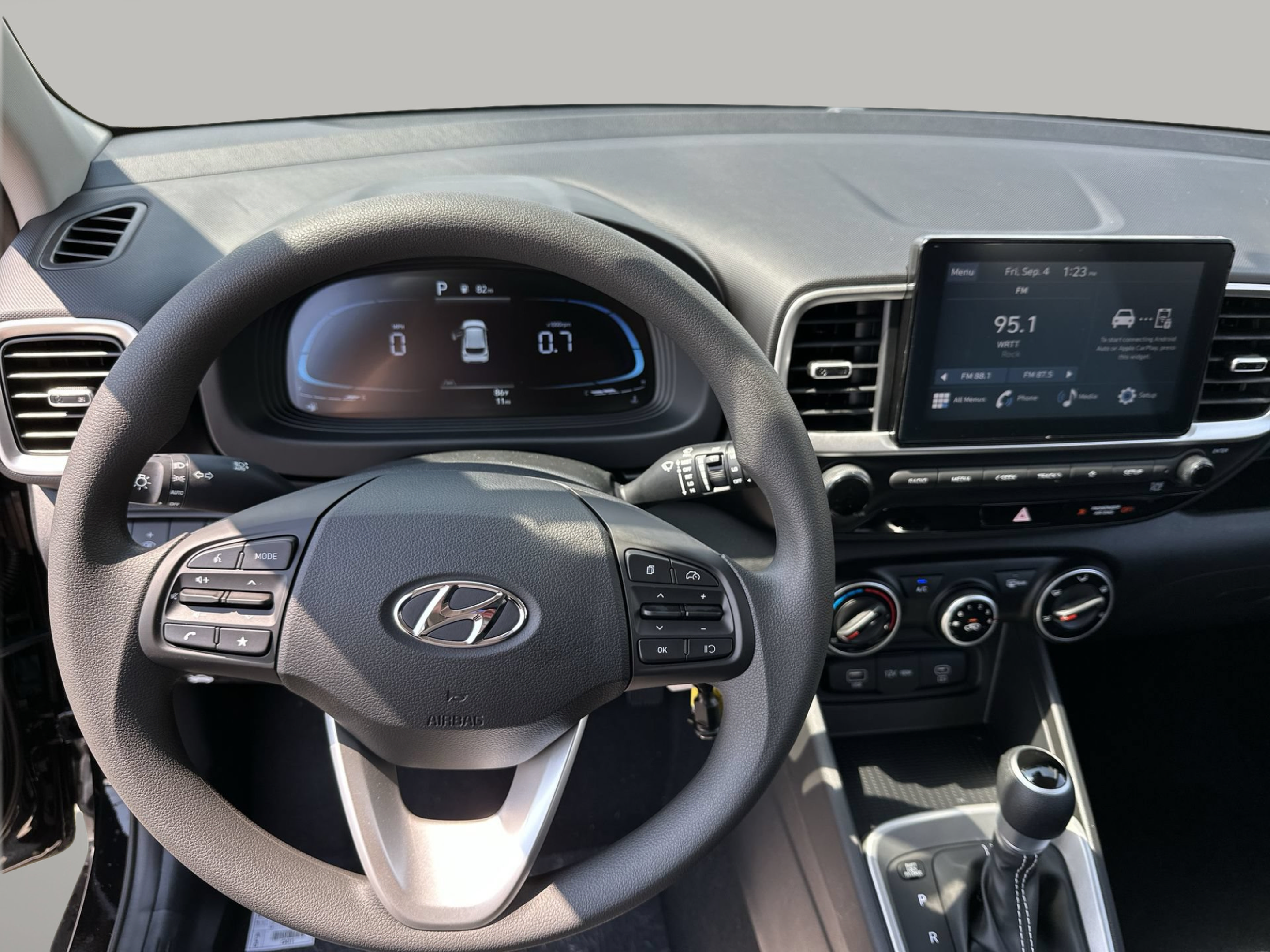 New 2026 Hyundai Venue SE FWD image 25