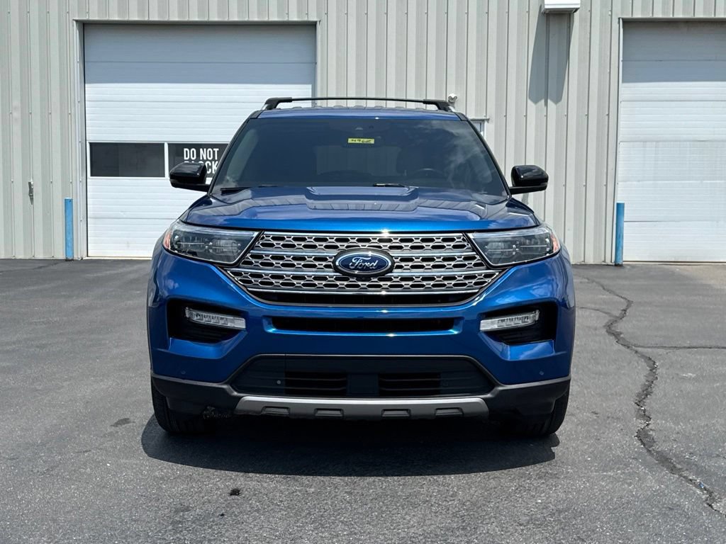 Used 2022 Ford Explorer Limited w/ Equipment Group 301A AWD/4WD image 2