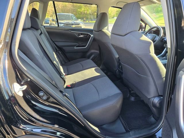 Used 2021 Toyota RAV4 XLE FWD image 18