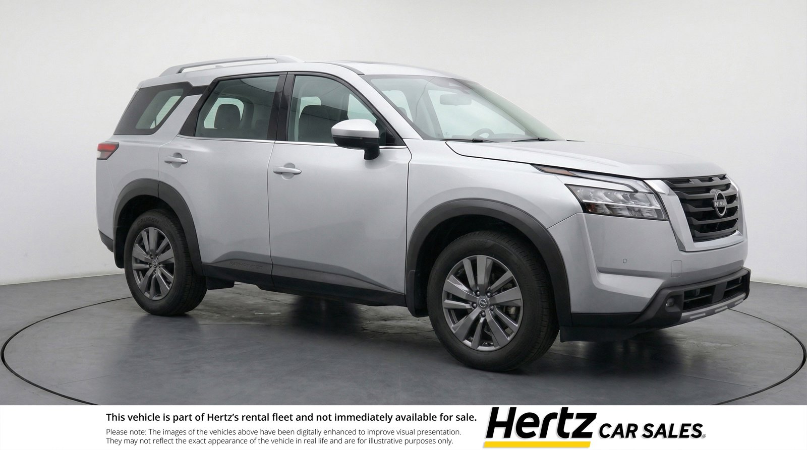Used 2025 Nissan Pathfinder SV image 1