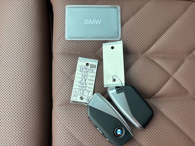 Used 2026 BMW X5 xDrive40i w/ Premium Package image 37