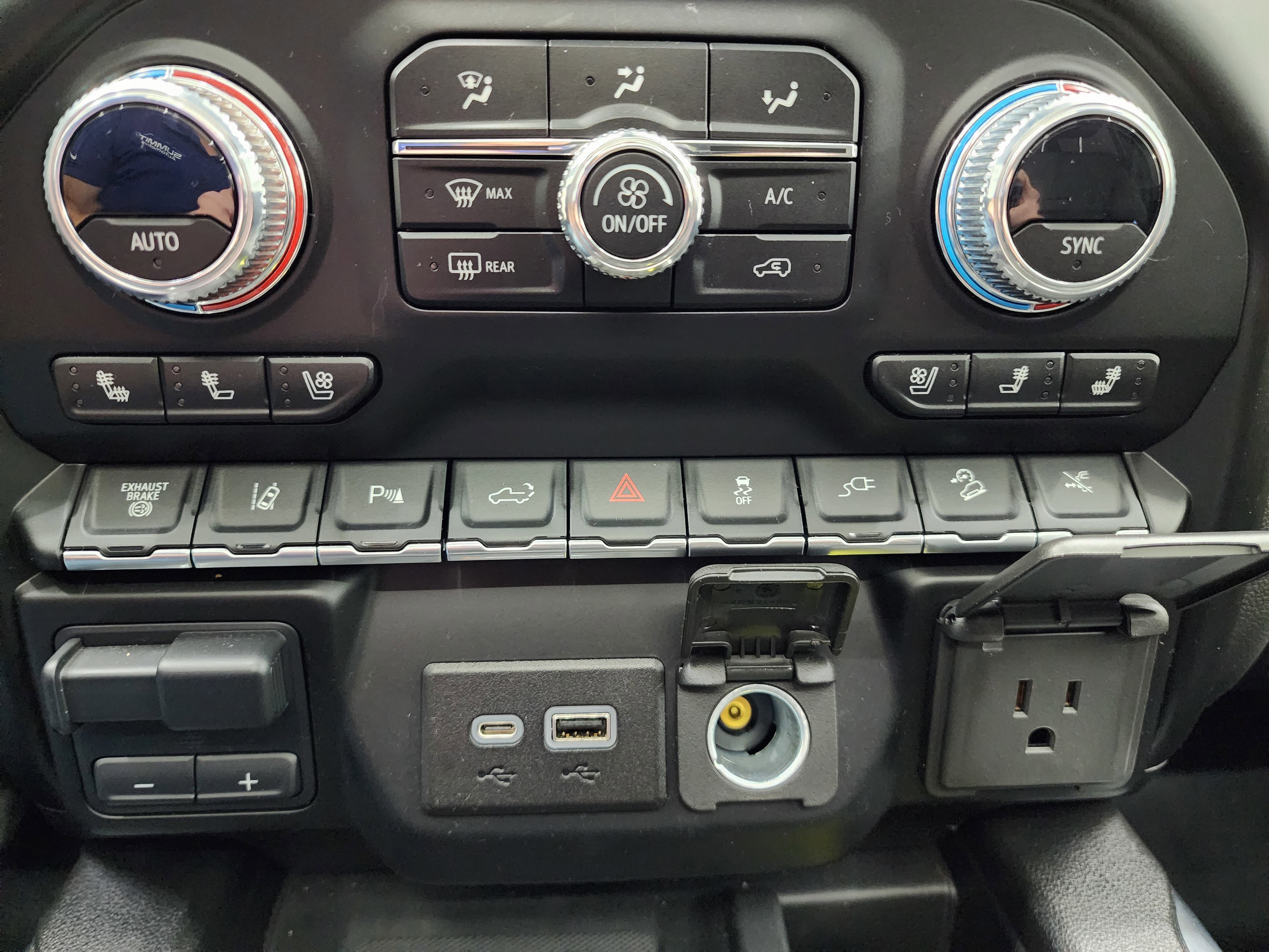 Used 2023 GMC Sierra 3500 Denali w/ Denali Ultimate Package image 67