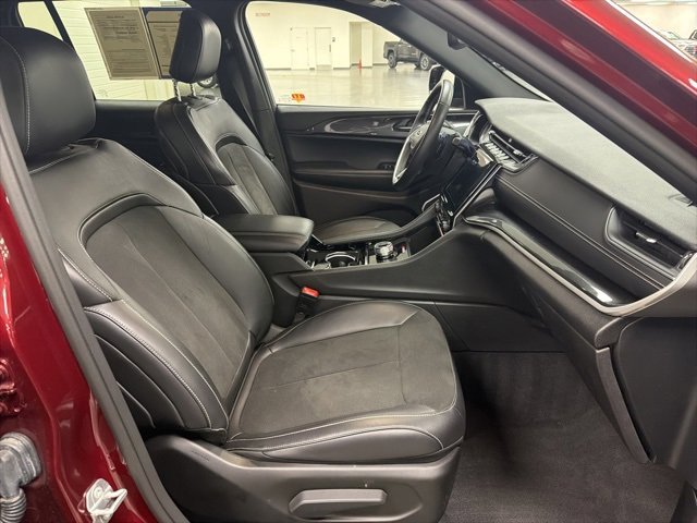 Used 2022 Jeep Grand Cherokee Altitude image 10