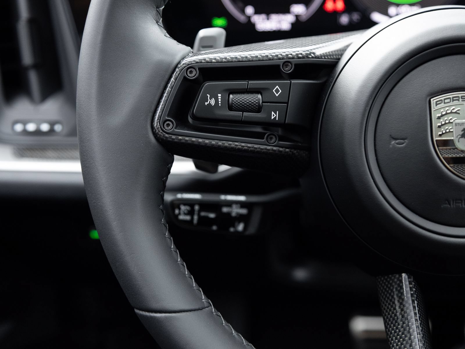 Certified 2026 Porsche Cayenne Turbo AWD/4WD image 15