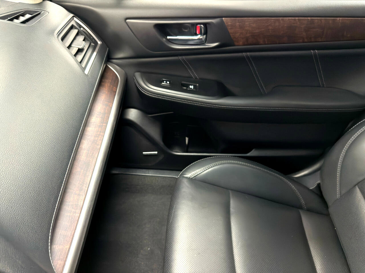 Used 2019 Subaru Outback 3.6R Limited w/ Popular Package #2 image 25