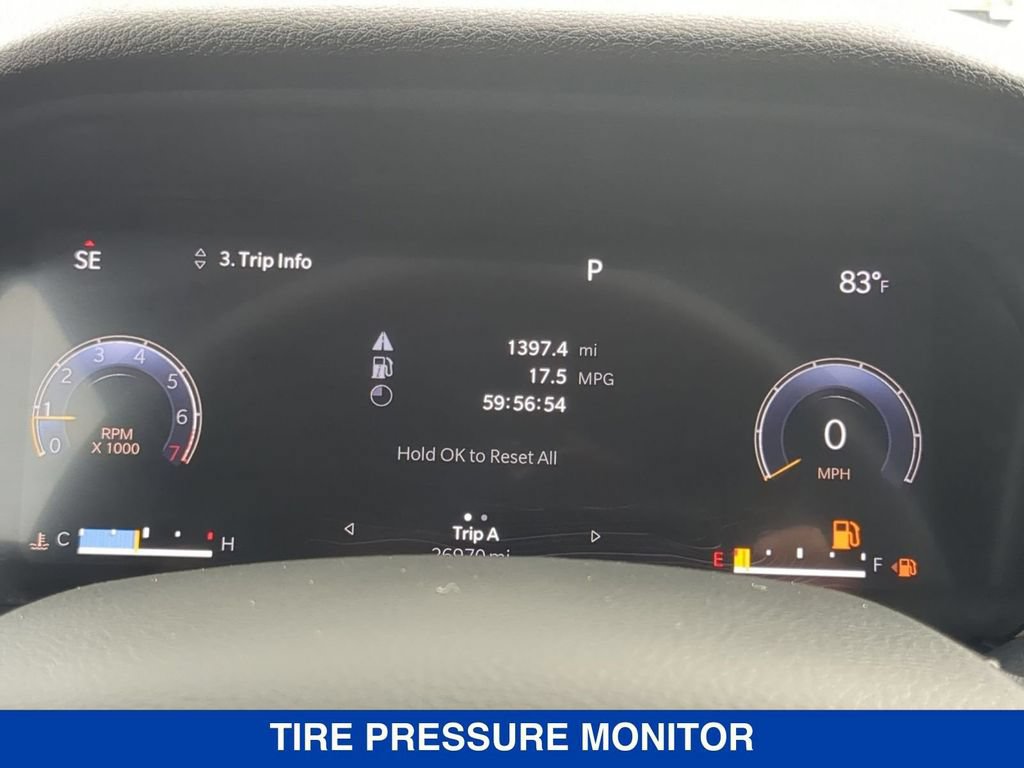 Used 2023 Jeep Grand Cherokee Laredo AWD/4WD image 12