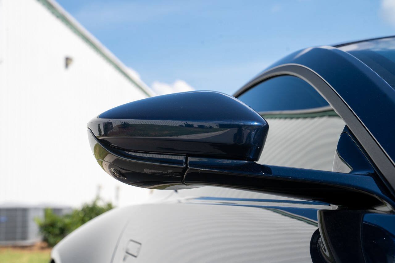 Used 2020 Aston Martin V8 Vantage Coupe RWD image 13