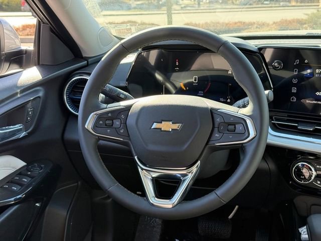 Used 2025 Chevrolet Trax LT w/ Driver Confidence Package image 12
