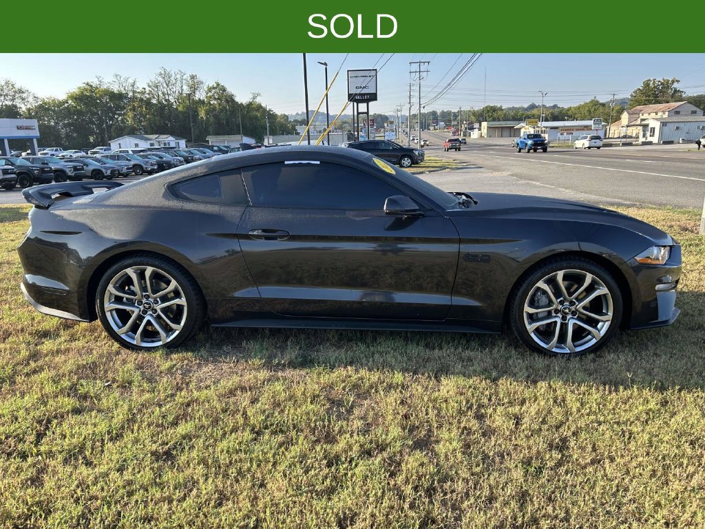 Used 2022 Ford Mustang GT Premium w/ Equipment Group 401A RWD image 2