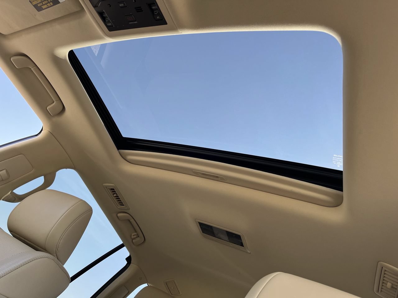 Used 2019 Lexus LX 570 4WD w/ Luxury Package image 22