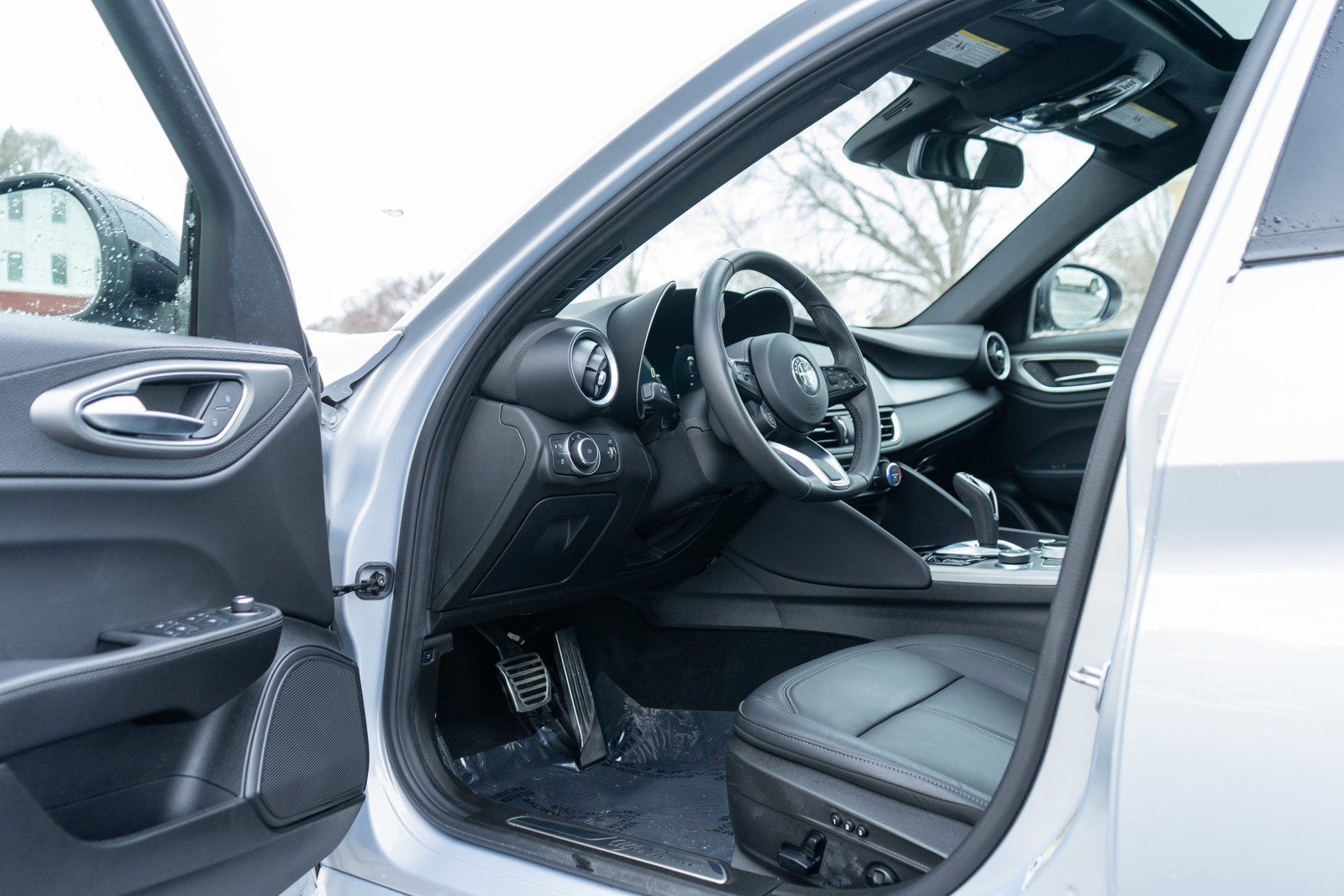Used 2024 Alfa Romeo Giulia Ti image 13
