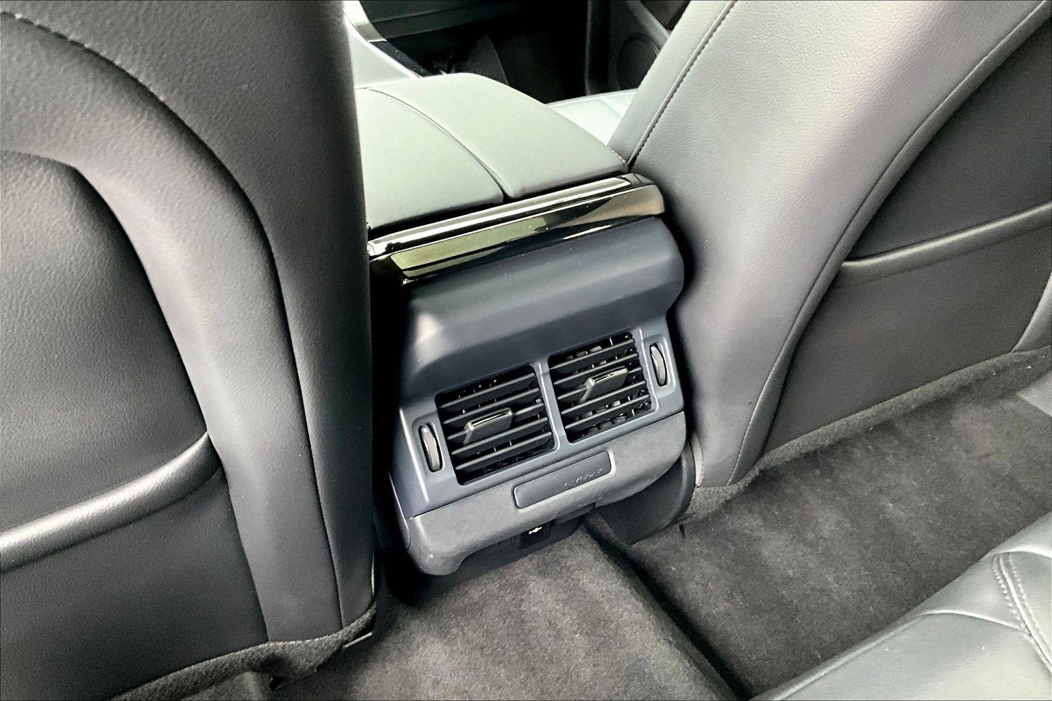 Used 2024 Land Rover Range Rover Evoque Dynamic SE image 33