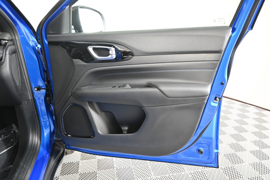 New 2026 Jeep Compass Limited image 12