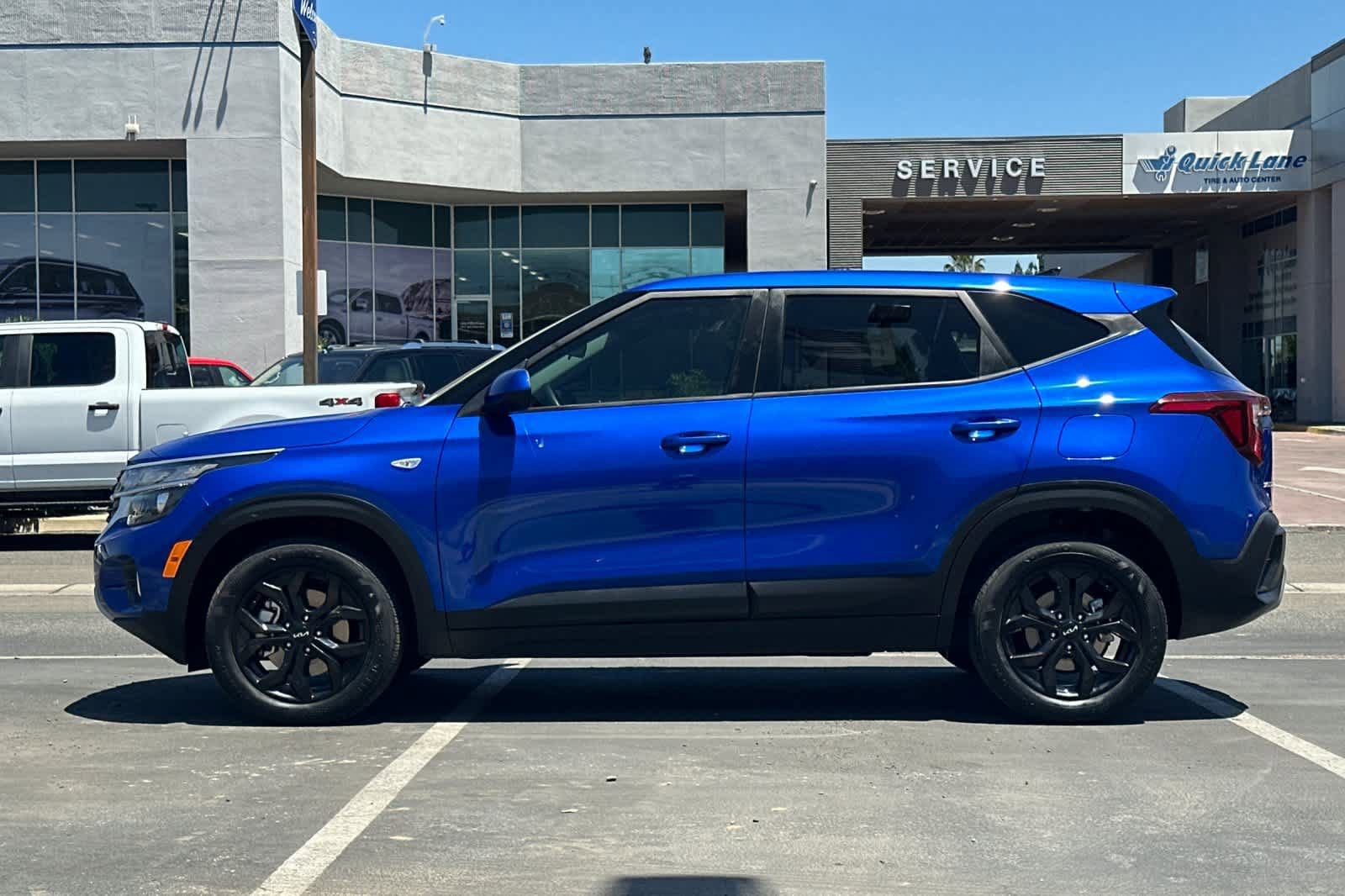 Used 2024 Kia Seltos LX AWD/4WD image 6