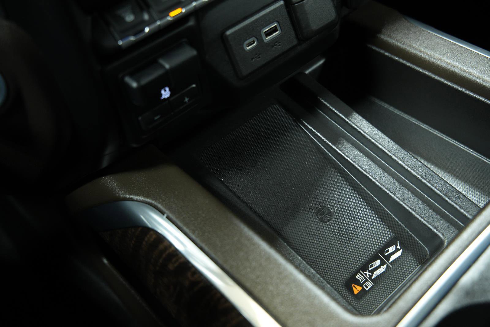 Used 2022 GMC Sierra 3500 Denali w/ Technology Package image 41