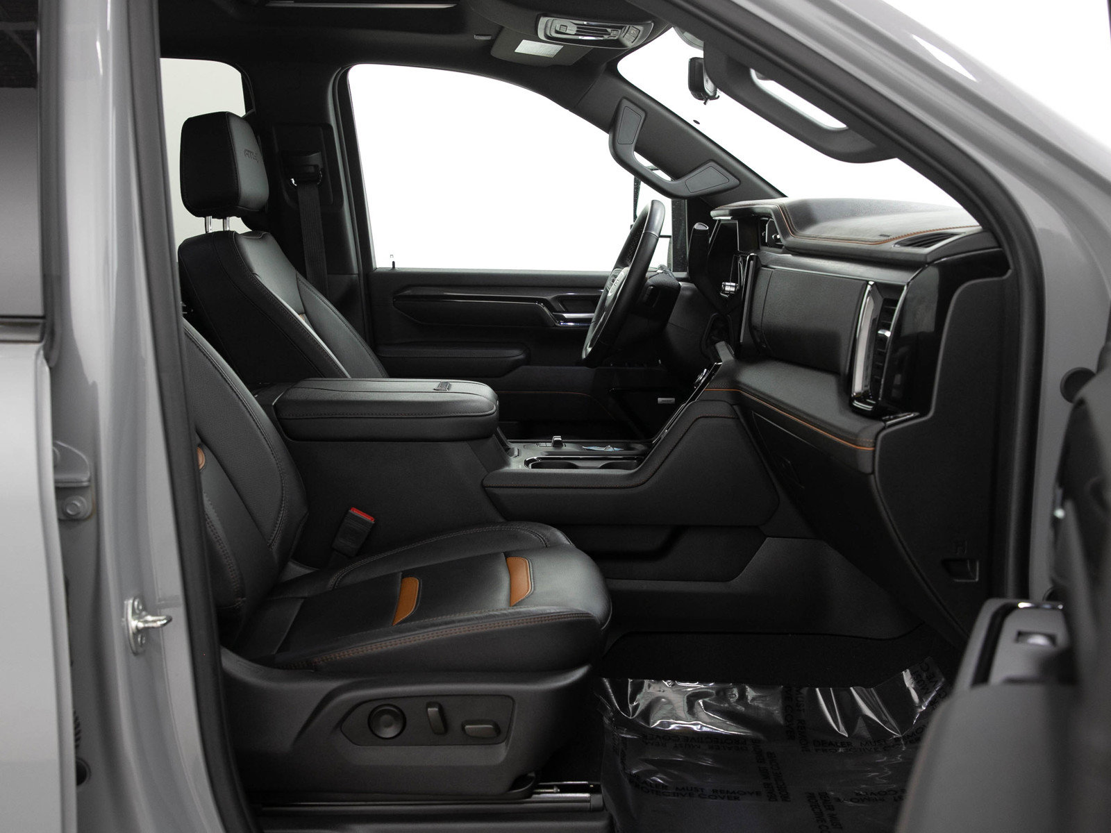 Used 2025 GMC Sierra 2500 AT4 w/ AT4 Premium Plus Package AWD/4WD image 11