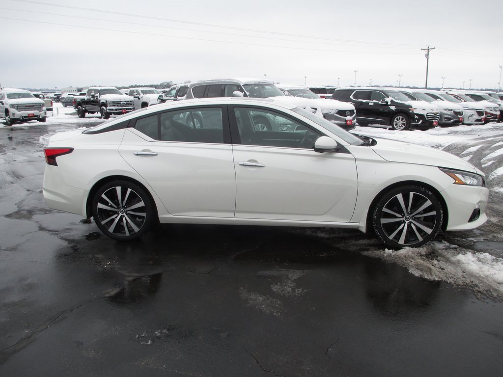 Used 2020 Nissan Altima 2.5 Platinum image 2