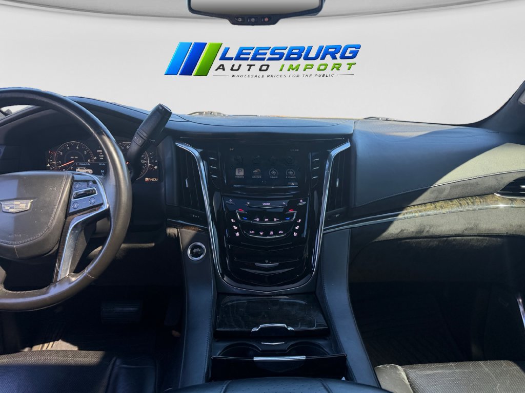 Used 2015 Cadillac Escalade Platinum AWD/4WD image 11