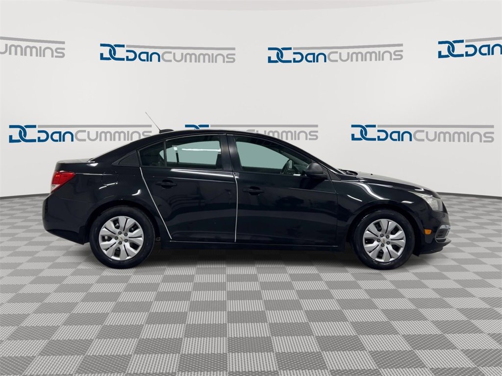 Used 2015 Chevrolet Cruze LS image 9