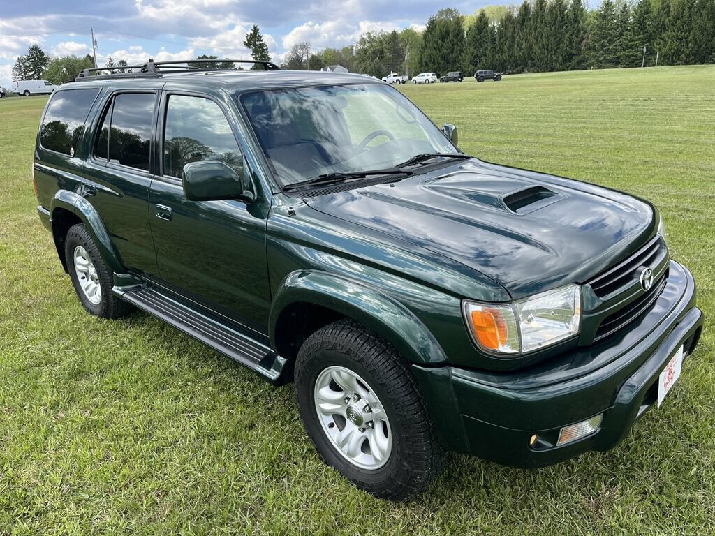 Used 2001 Toyota 4Runner SR5 AWD/4WD image 2