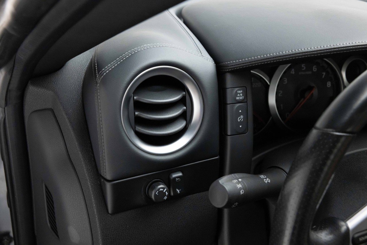 Used 2010 Nissan GT-R Premium AWD/4WD image 34