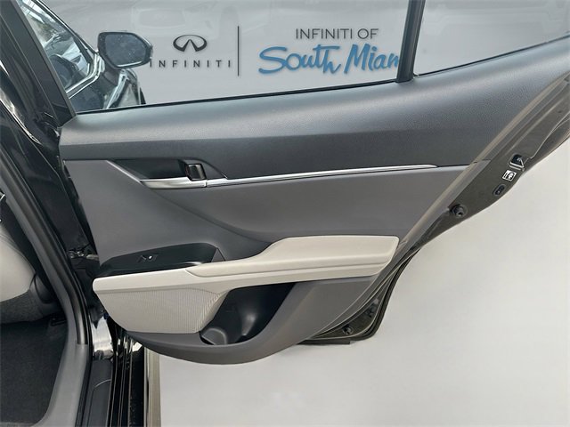 Used 2018 Toyota Camry SE image 29